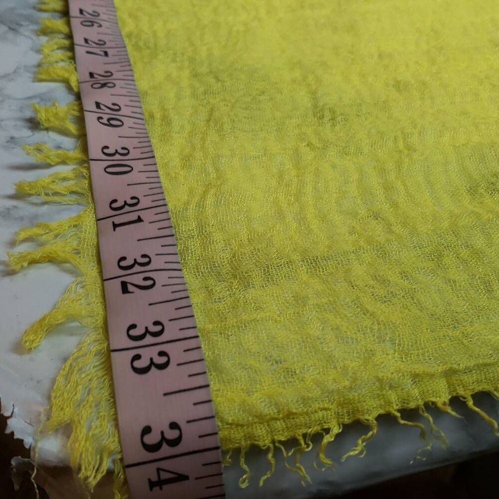 Yellow Scarf‎ - Picture 6 of 6